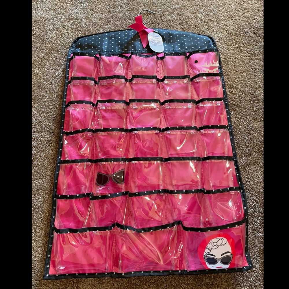Jewelry organizer